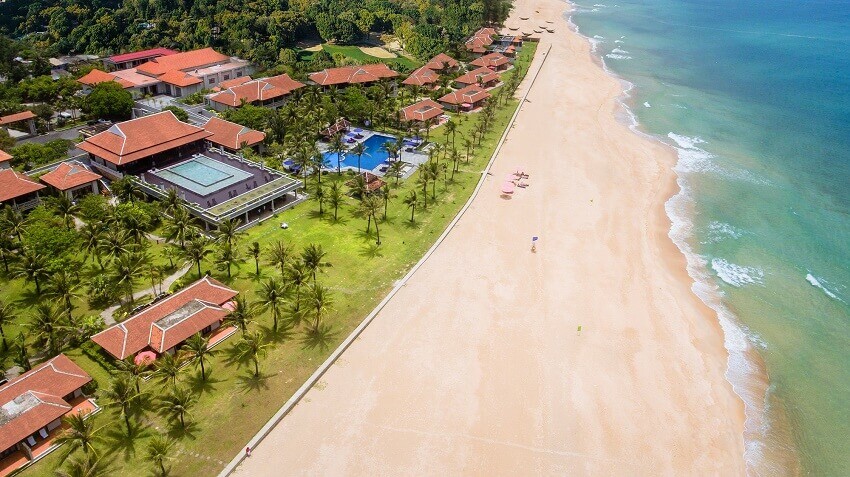 Lapochine Beach Resort Huế